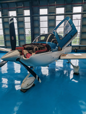 Φτηνά Φτηνά Φτηνά! Ένα SR22 σε Απόθεμα με Μόνο 36 Ώρες Πτήσης!